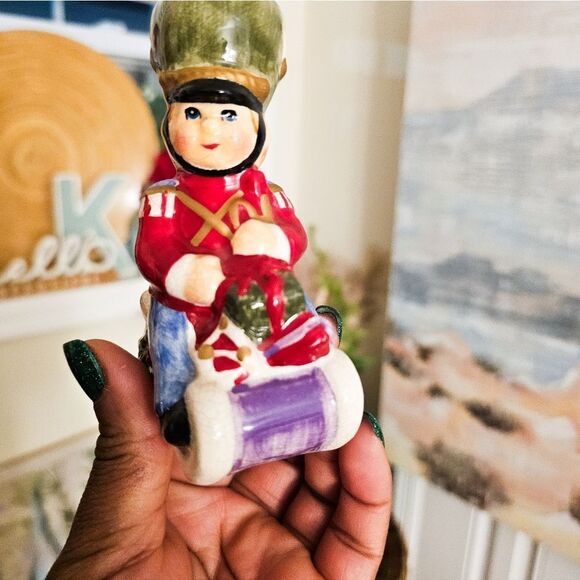 VTG Embassador Solider Sleigh Riding With Gifts Christmas Ornament. - Picture 15 of 15